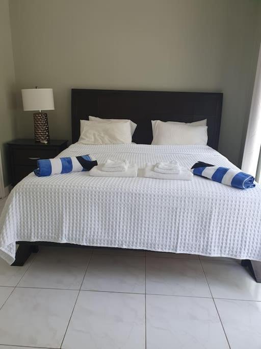 Townhouse By The Bay, Little Bay Country Club ,Negril Villa Orange Bay Ngoại thất bức ảnh